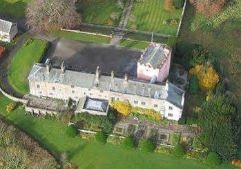 Overwater Hall 3*